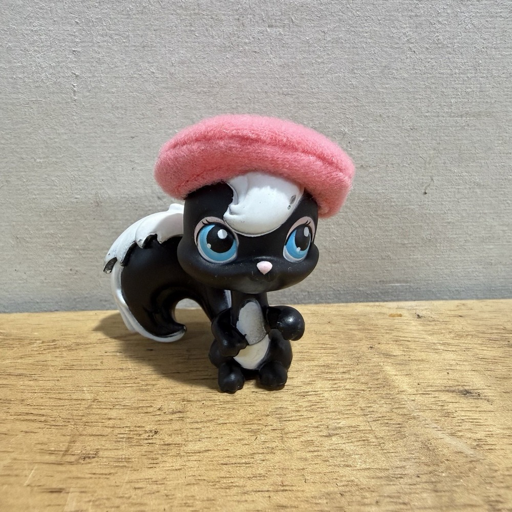 Littlest Pet Shop LPS 306 Skunk Black White Blue Eyes Beret Hasbro Vintage